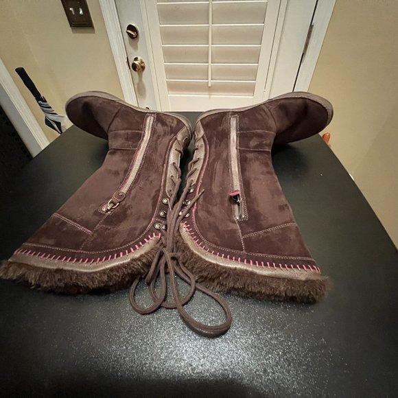 The north face primaloft  lace up suede winter boot brown size 6.5